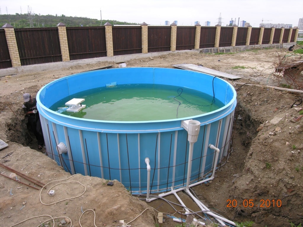 Пластиковый бассейн для дачи или частного загородного дома. Диаметр бассейна 6 метров высота более двух метров, этой бассейн предназначен для установки под открытым небом.