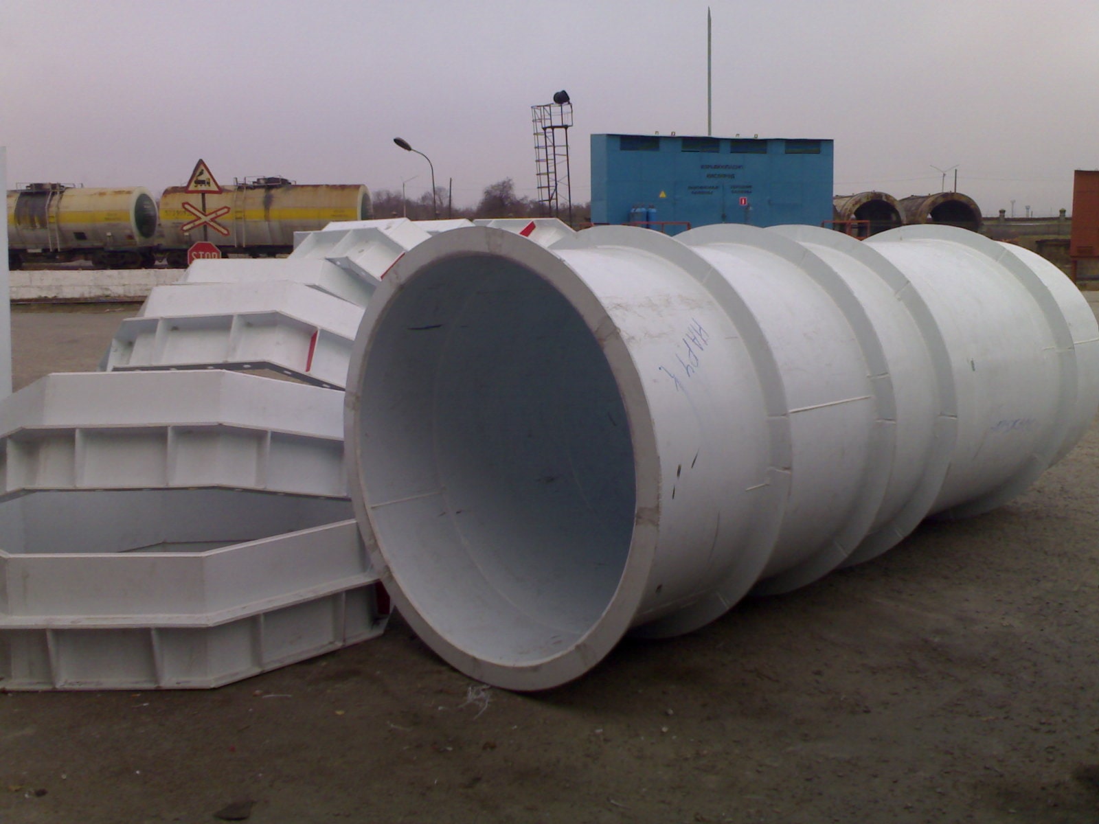 Прямой участок цилиндрической формы диаметром 1600 мм, используется в алюминиевой промышленности.